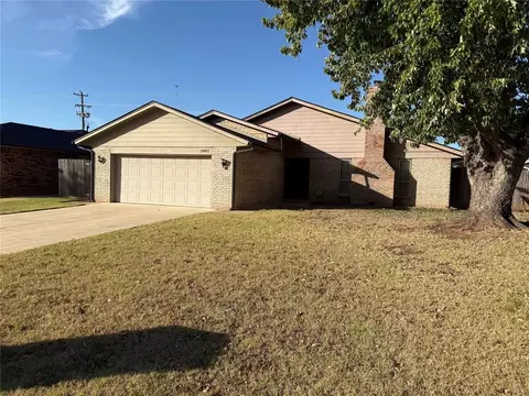 2401 Butternut Pl, Edmond, OK 73013