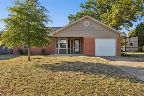 1409 W Montana Ave, Chickasha, OK 73018