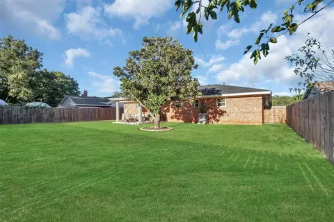 Exterior - 313 William Dr, Altus, OK 73521 photo 4 of 5