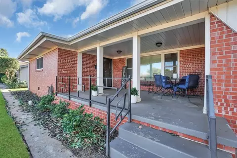 Exterior - 313 William Dr, Altus, OK 73521 photo 3 of 5