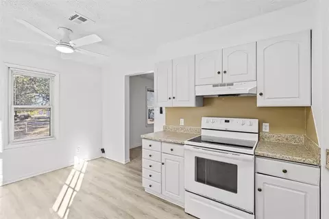 Kitchen - 6450 Mocella S, Noble, OK 73068 photo 3 of 3