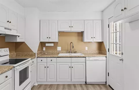 Kitchen - 6450 Mocella S, Noble, OK 73068 photo 2 of 3
