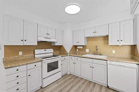 Kitchen - 6450 Mocella S, Noble, OK 73068 photo 1 of 3