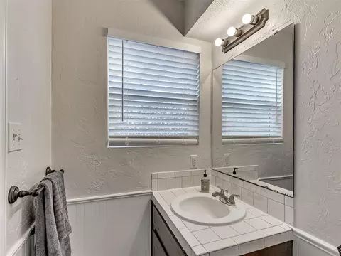Bath - 1218 E Boyd St, Norman, OK 73071 photo 1 of 2
