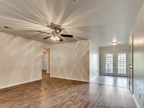 Living - 1218 E Boyd St, Norman, OK 73071 photo 3 of 3