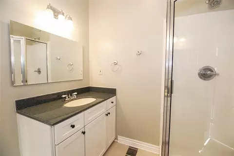 Bath - 10613 E 33rd St, Jones, OK 73049 photo 5 of 6