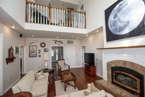 Living - 10613 E 33rd St, Jones, OK 73049 photo 3 of 3