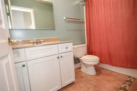Bath - 10613 E 33rd St, Jones, OK 73049 photo 3 of 6