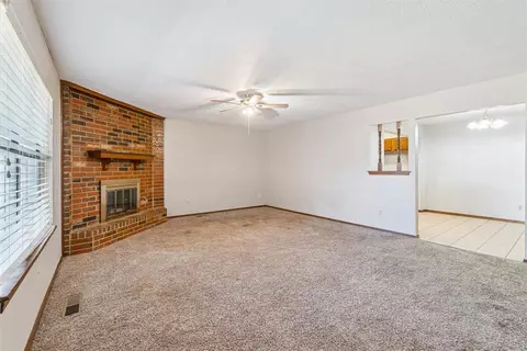 Living - 1105 NE Spruce St, Moore, OK 73160 photo 2 of 4