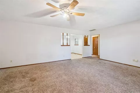 Living - 1105 NE Spruce St, Moore, OK 73160 photo 3 of 4