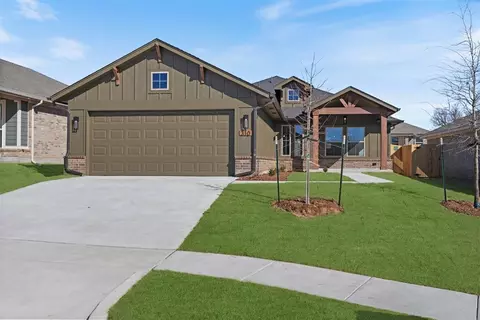 310 Woodrock St, Harrah, OK 73045