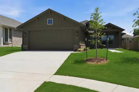 310 Woodrock St, Harrah, OK 73045