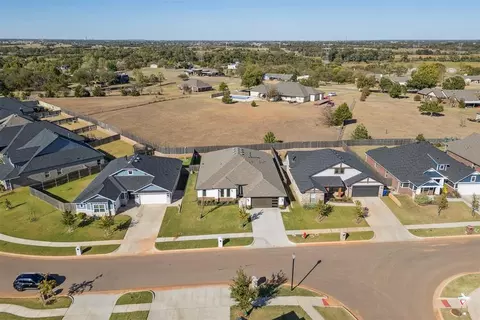 1009 Mount Irving Way, Norman, OK 73071