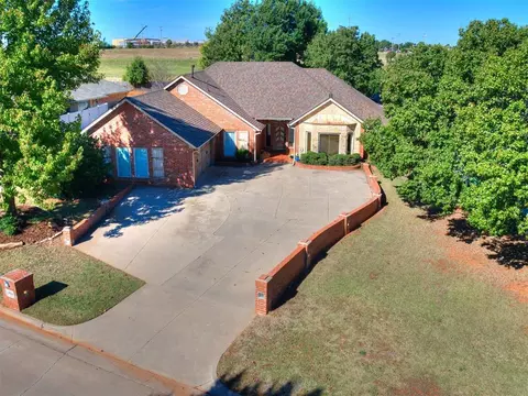 12021 Shady Trail Ln, Oklahoma City, OK 73120