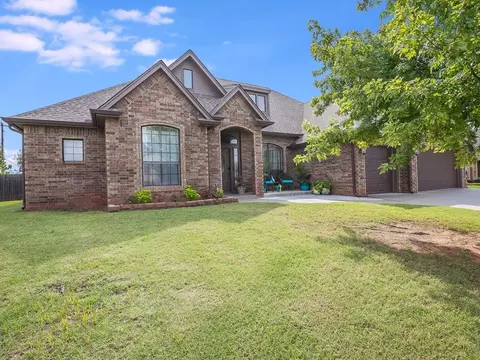 100 S Nelson Dr, Mustang, OK 73064