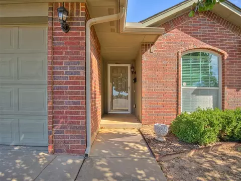 3624 Green Apple Pl, Moore, OK 73160