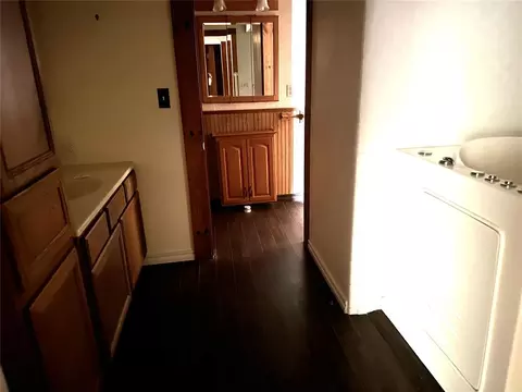Entry Way - 413 Main St, Maysville, OK 73057 photo 1 of 1