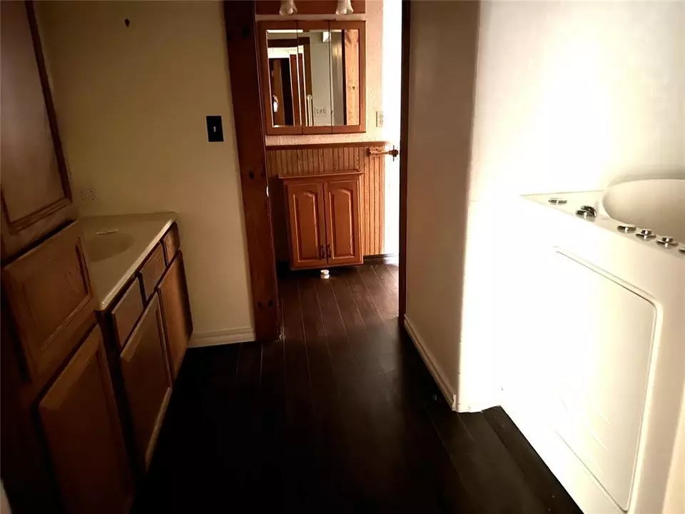 Entry Way - 413 Main St, Maysville, OK 73057 photo 1 of 1