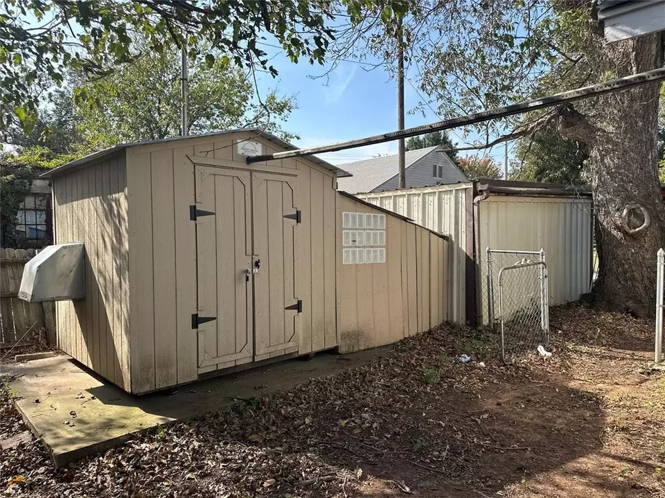 Exterior - 413 Main St, Maysville, OK 73057 photo 6 of 7