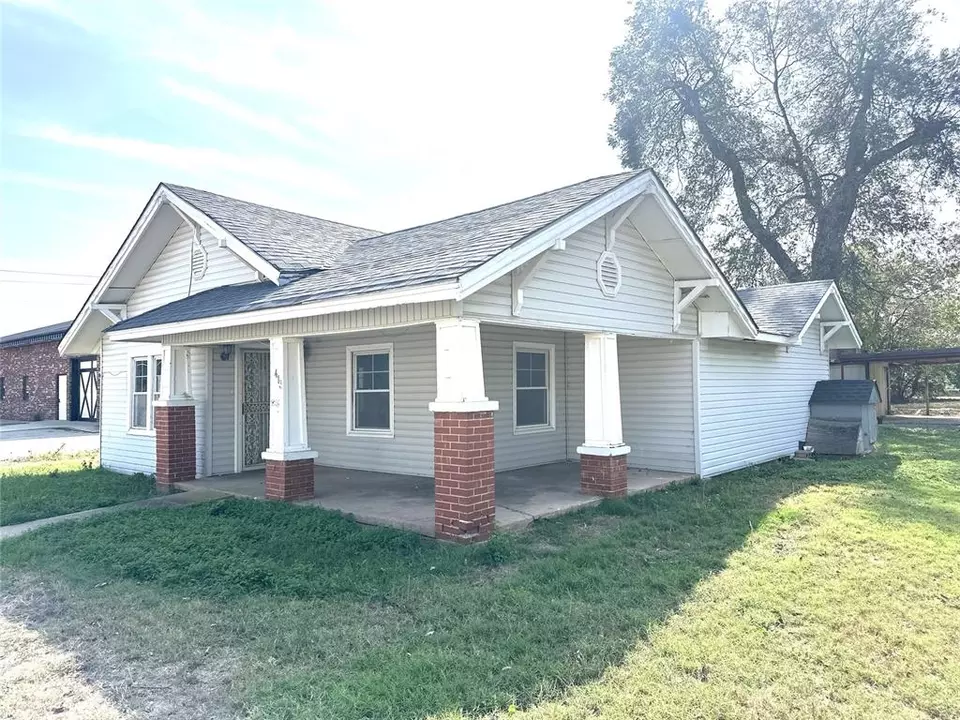 Exterior - 413 Main St, Maysville, OK 73057 photo 4 of 7