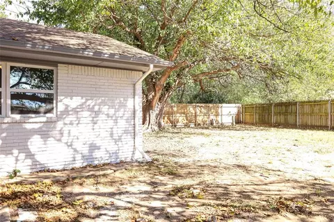 Exterior - 1406 Abbey Dr, Norman, OK 73071 photo 1 of 5