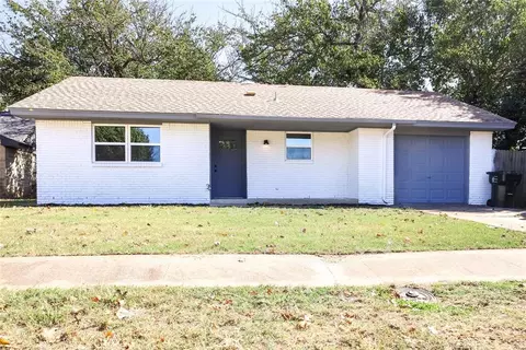 Exterior - 1406 Abbey Dr, Norman, OK 73071 photo 3 of 5