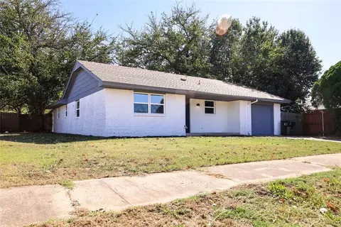 Exterior - 1406 Abbey Dr, Norman, OK 73071 photo 5 of 5