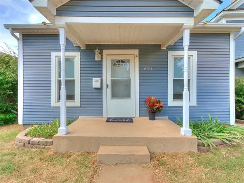 621 N Wentz St, Guthrie, OK 73044