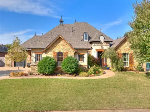 2229 Waterford Ln, Yukon, OK 73099