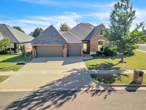 17400 Golden Hawk Ln, Edmond, OK 73012