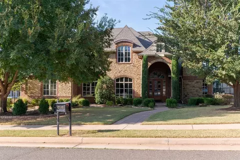 17105 Whimbrel Ln, Edmond, OK 73003