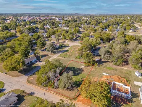604 E Lincoln Ave, Guthrie, OK 73044