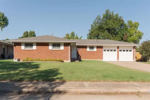 3421 Meadowbrook Dr, Midwest City, OK 73110