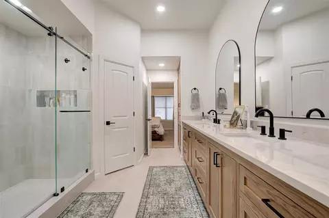 1912 Whispering Creek Dr, Edmond, OK 73013