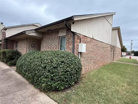 10125 N Pennsylvania Ave #5, Oklahoma City, OK 73120