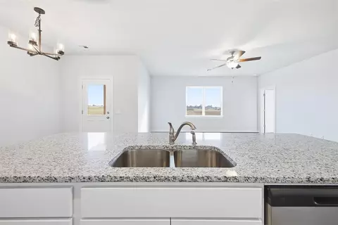 1709 Oak Way, Tuttle, OK 73089 photo 8