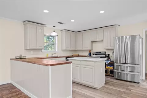 Kitchen - 123 Randall Rd, Broken Bow, OK 74728 photo 1 of 4