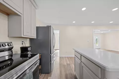 Kitchen - 123 Randall Rd, Broken Bow, OK 74728 photo 3 of 4