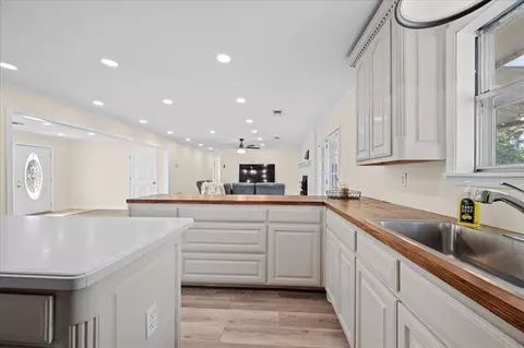 Kitchen - 123 Randall Rd, Broken Bow, OK 74728 photo 4 of 4