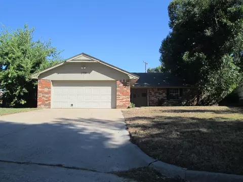 2708 N Terry Ave, Bethany, OK 73008