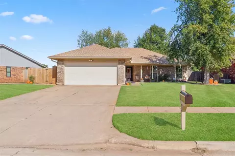 1108 Countrywood Ln, Edmond, OK 73012
