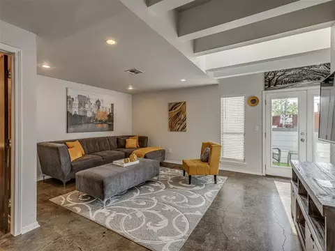 901 NW 7th St #206, Oklahoma City, OK 73106