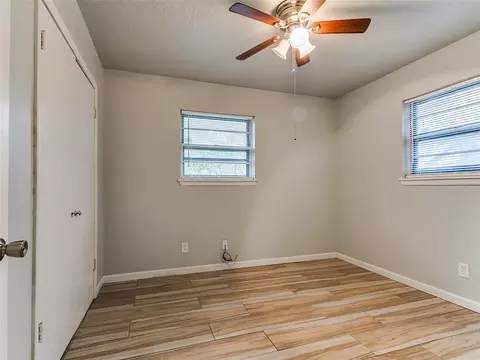 Bedroom - 809 Oliver St, Norman, OK 73071 photo 2 of 4
