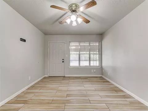 Living - 809 Oliver St, Norman, OK 73071 photo 1 of 4