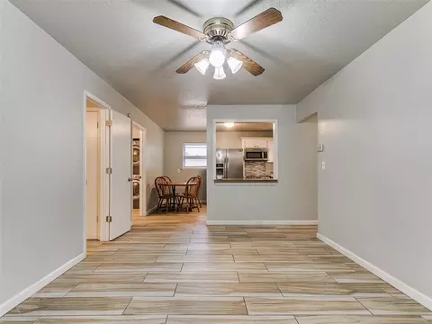 Living - 809 Oliver St, Norman, OK 73071 photo 3 of 4