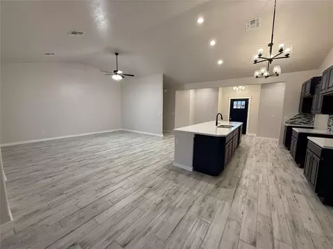12 Courage Cir, Altus, OK 73521 photo 5