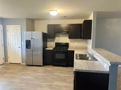 Kitchen - 5212 Kye Dr, Tuttle, OK 73089 photo 1 of 2