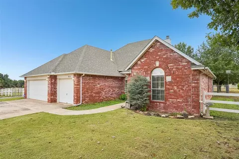 615 S Owen Dr, Mustang, OK 73064
