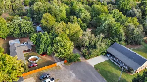 View/Area - 228 E Juniper Ln, Mustang, OK 73064 photo 1 of 8