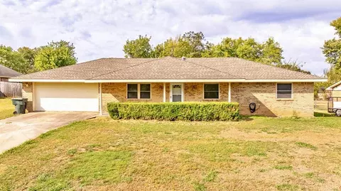 815 S Dogwood Dr, Pauls Valley, OK 73075